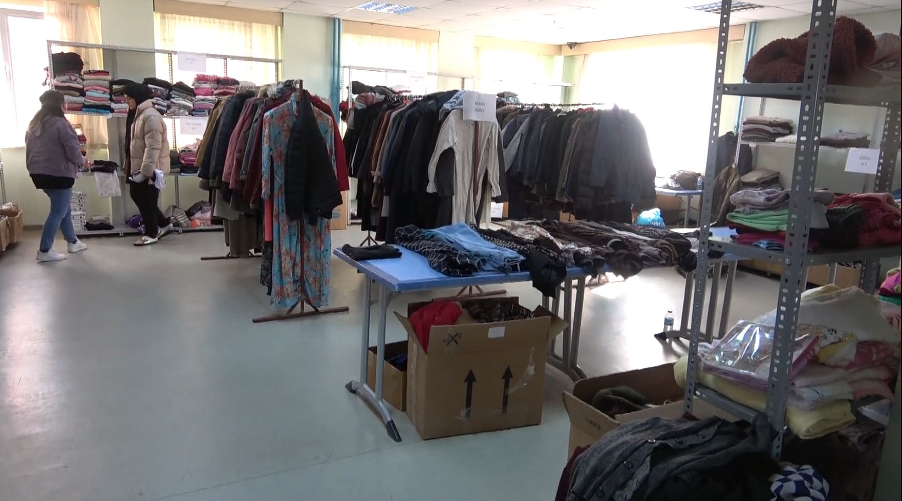 Giresun'da depremzedelerin konakladığı yurtlarda sosyal mağaza açıldı