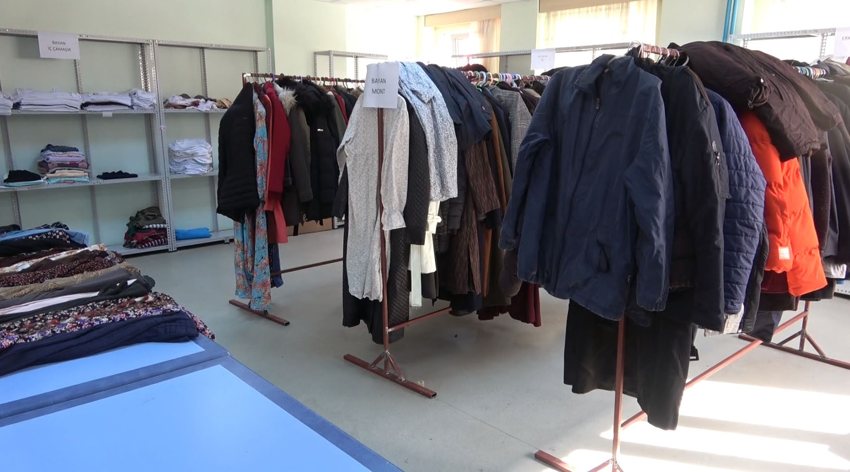 Giresun'da depremzedelerin konakladığı yurtlarda sosyal mağaza açıldı