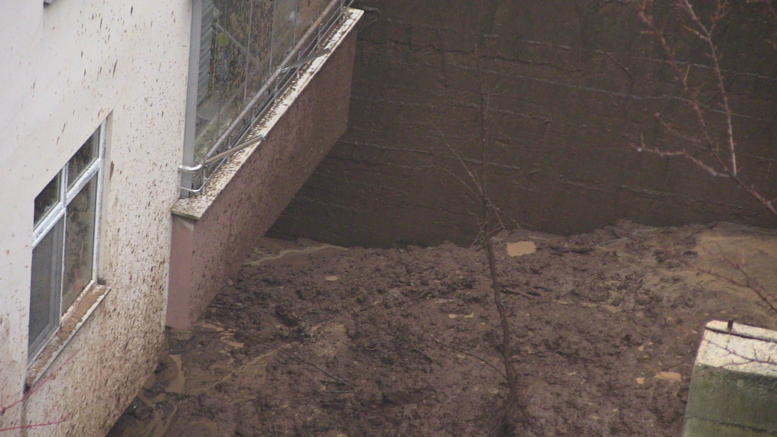 Artvin'de heyelan riski nedeniyle bazı evler boşaltıldı