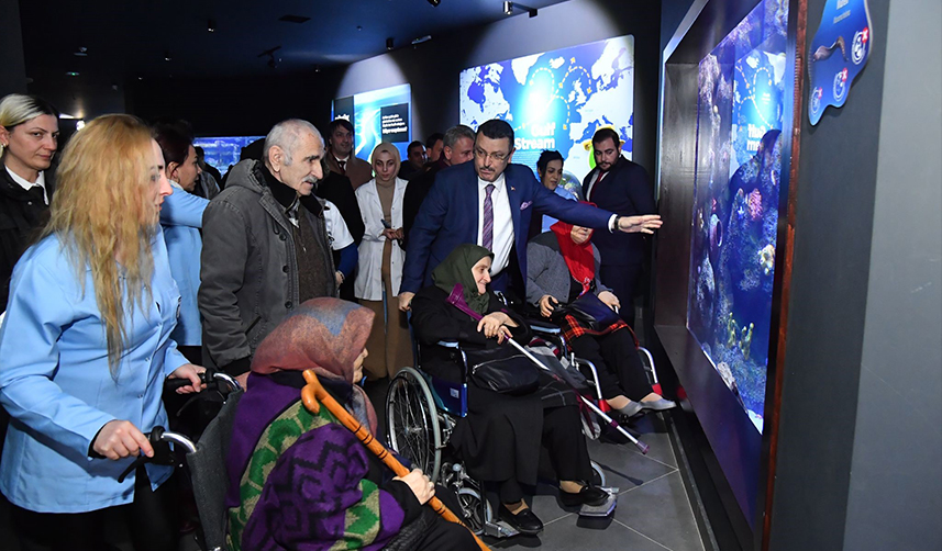 Belgesellerde izledikleri Okyanus canlılarını Trabzon'da da gördüler!