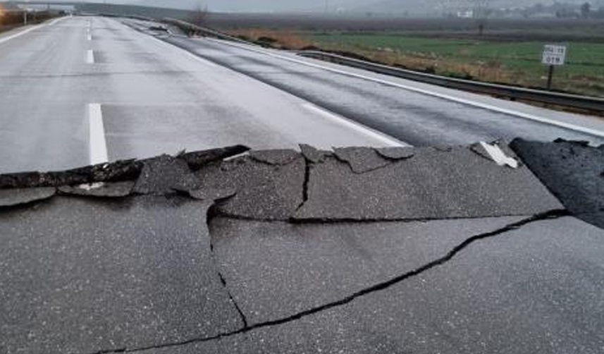 Cumhurbaşkanı-Yardımcısı-Fuat-Oktay-acı-haberi-verdi!-Hayatını-kaybedenlerin-sayısı-giderek-artıyor5