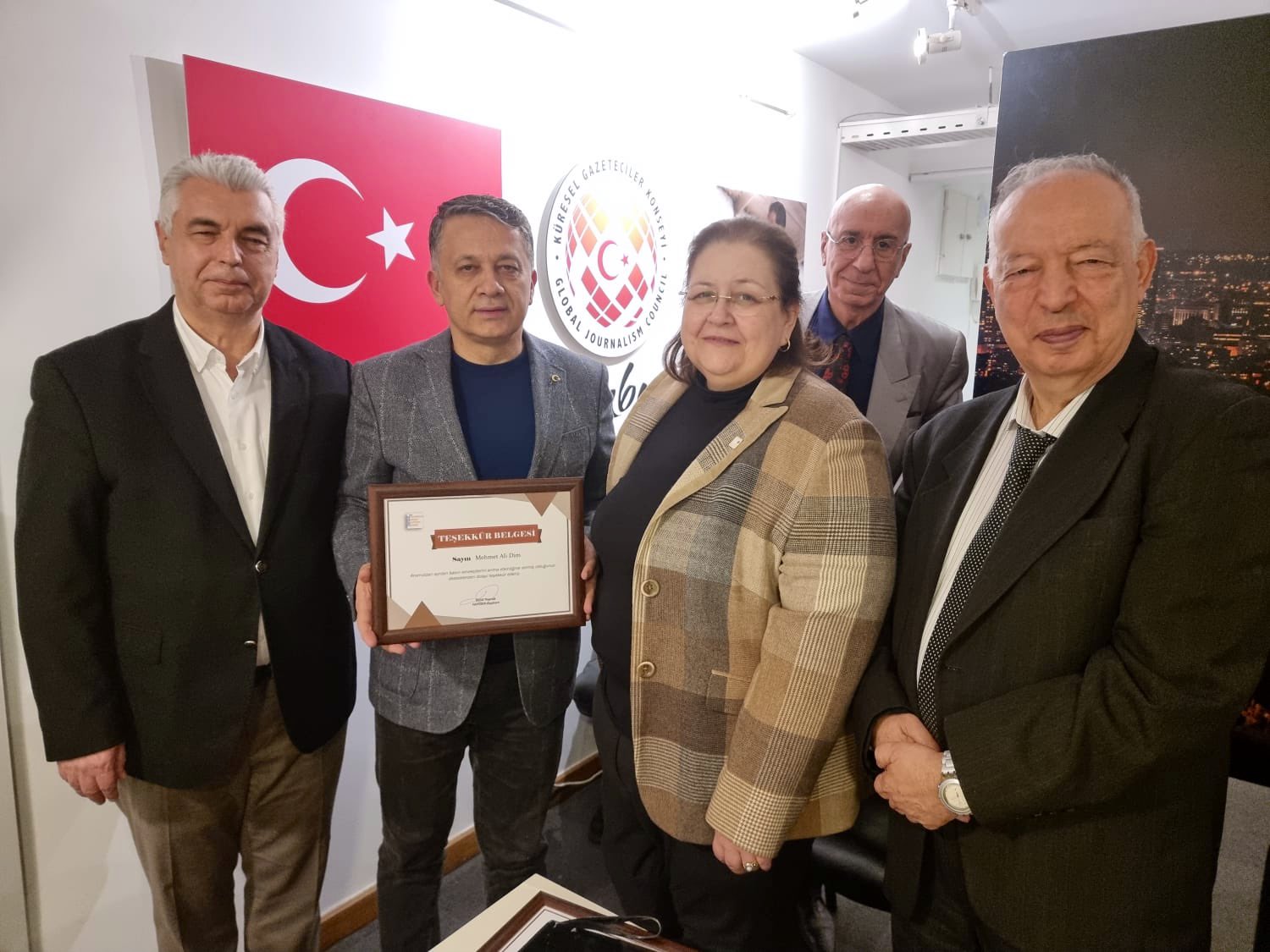 Depremde hayatını kaybeden gazeteciler anıldı