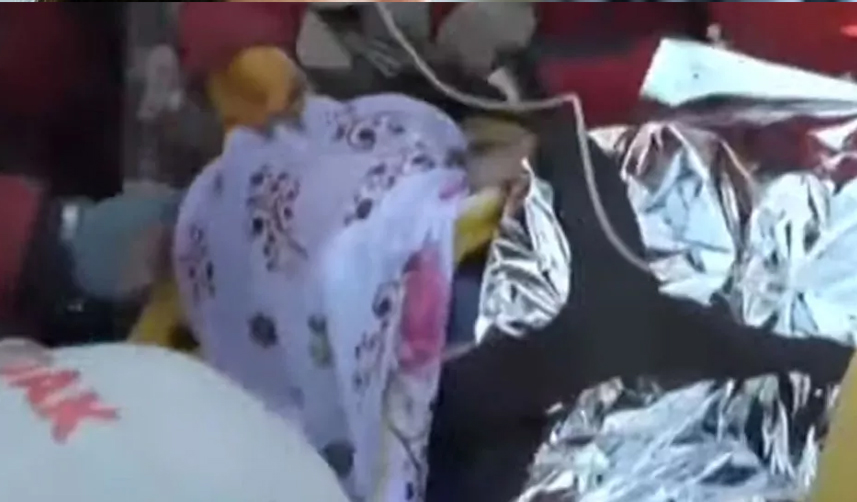 Depremin-222.-saatinde-enkazdan-kurtuldu!