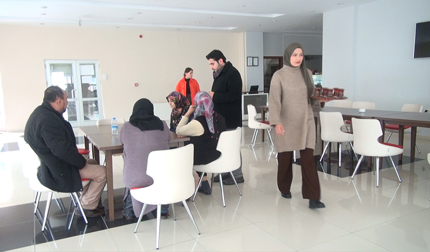 Depremzede öğrencinin okuduğu üniversite yuvası oldu