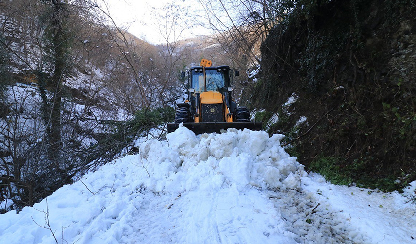 Doğu Karadeniz'de 110 köy yoluna ulaşım sorunu devam ediyor