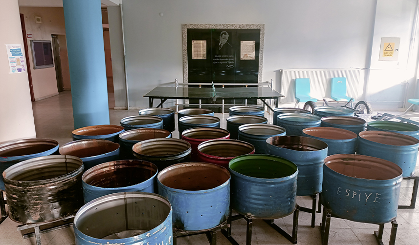 Giresun'da-öğretmenler-depremzedeler-için-soba-yapıyor!