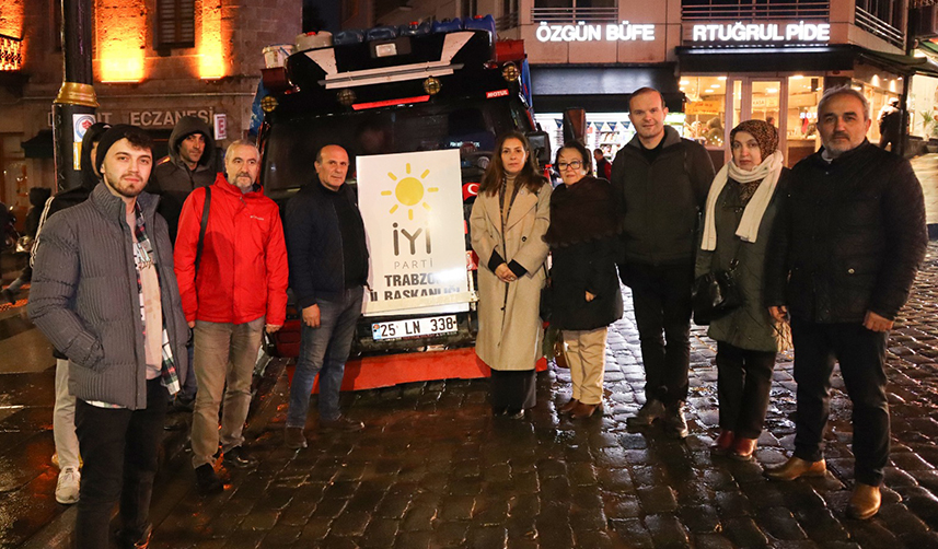 İYİ Parti Trabzon'un depremzedelere yardımı sürüyor "Yaralarını sarmak için uğraşıyoruz"