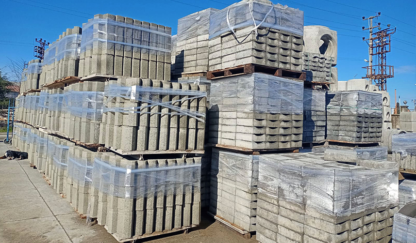 Karadeniz'den deprem bölgesine yardımlar sürüyor