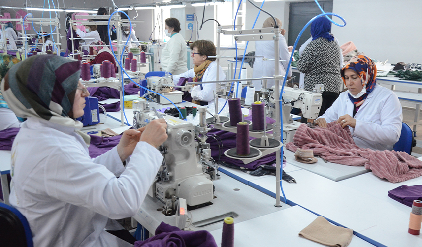 Ordu'da-kadınlar-depremzedeler-için-üretiyor