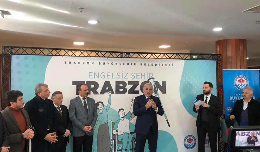 Paris'ten-Trabzon'a-uzanan-yardım-eli!-Akülü-araçlar-törenle-teslim-edildi