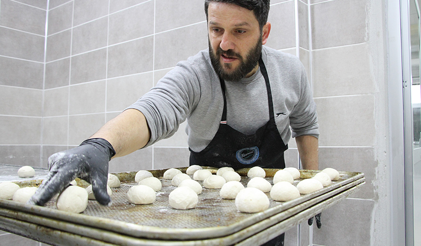 Rize'de-her-gün-üretilen-10-bin-ekmek-depremzedelere-gönderiliyor