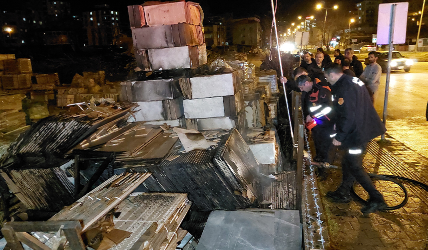 Samsun'da-işyerinde-yangın!-Ekipler-seferber-oldu