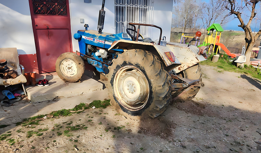 Samsun'da yıkamak istediği traktörün altında kalan yaşlı adam ağır yaralandı