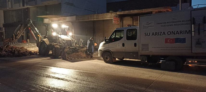 Trabzon Büyükşehir Belediyesi deprem bölgesinde altyapı çalışmalarını yürütüyor