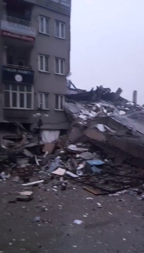 Kahramanmaraş Trabzon Caddesi yerle bir oldu