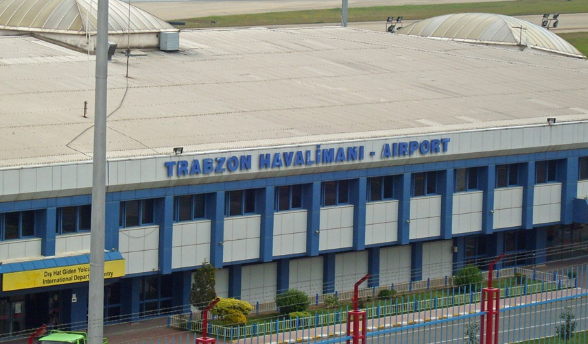 Trabzon’da olumsuz hava koşulları sonrası uçak seferlerinde iptaller başladı