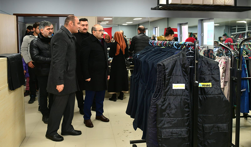 Trabzon Valisi Ustaoğlu'ndan kente gelen depremzedelere ziyaret