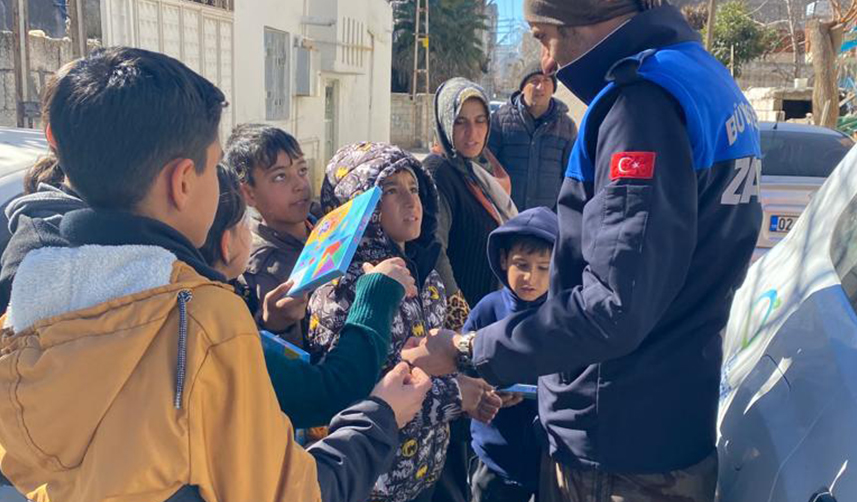 Trabzon ve çevre illerde depremzedelere yardım devam ediyor