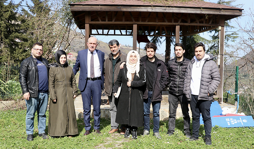 Trabzon'a gelen depremzede öğretmen çift, öğrencilerine kavuşmayı bekliyor