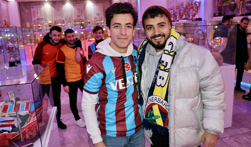 Trabzon'a-gelen-futbolseverler-Şamil-Ekinci-Müzesi'ni-ziyaret-etti