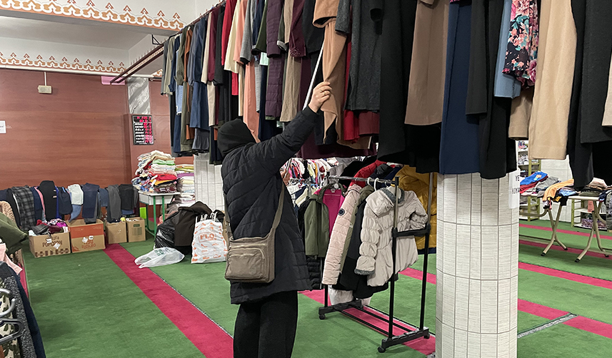 Trabzon'da depremzedelere "sosyal mağaza" ile destek