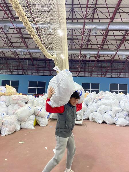 Trabzon’da genç futbolculardan yardım çalışmalarına destek