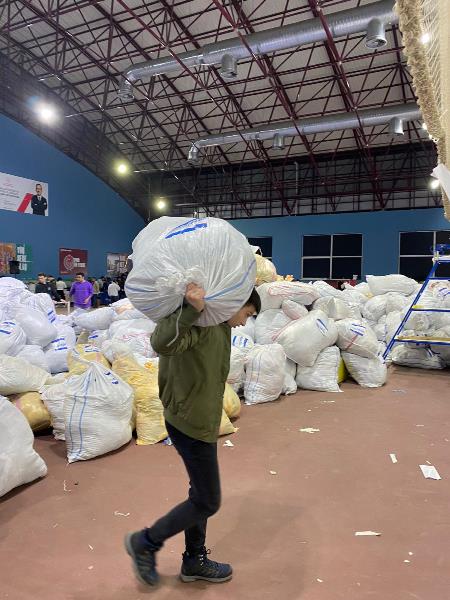 Trabzon’da genç futbolculardan yardım çalışmalarına destek