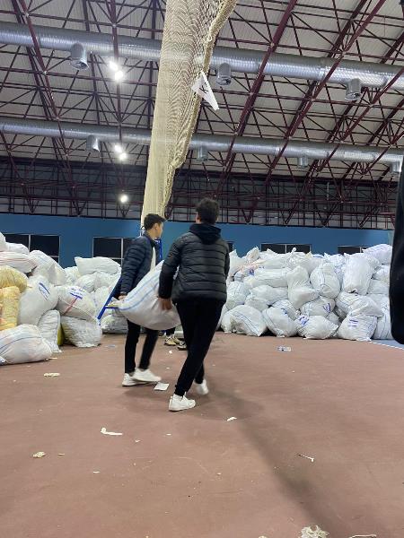 Trabzon’da genç futbolculardan yardım çalışmalarına destek