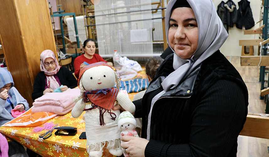 Trabzon'da üretilen kışlık ürünler deprem bölgesine gönderiliyor