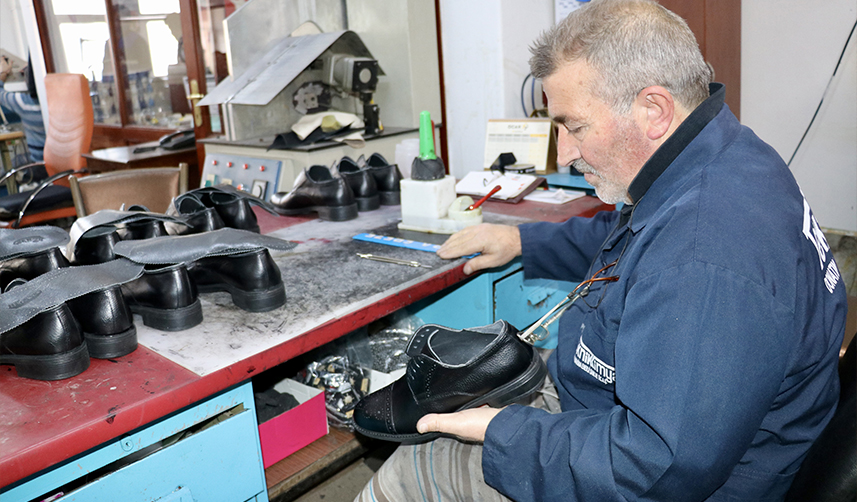 Trabzon'da üretilen kışlık ürünler deprem bölgesine gönderiliyor