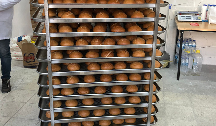Trabzon’dan deprem bölgesine her gün ekmek! Üretim başladı, yardım yola çıktı