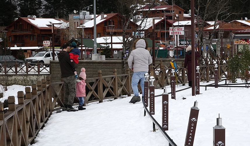Trabzon'un en turistik yerlerinden olan Uzungöl, depremzedelere yuva oluyor