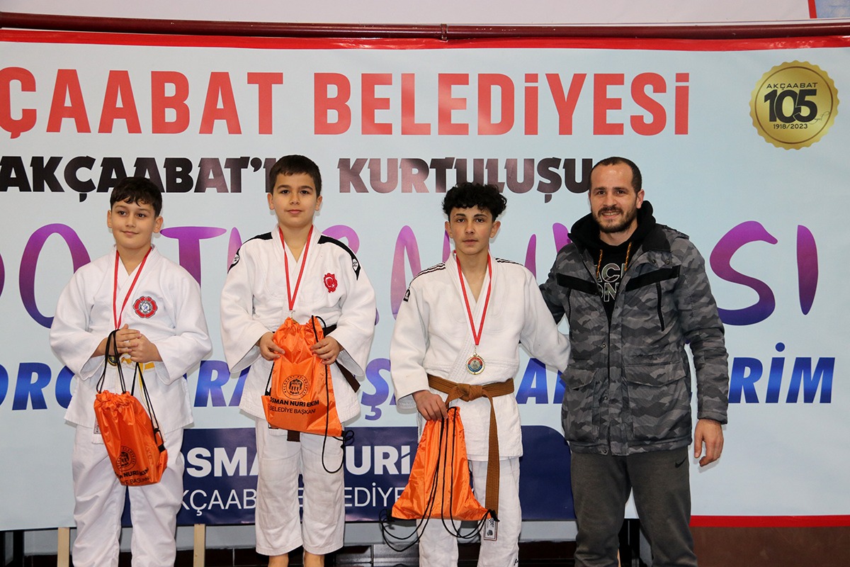Trabzon'da judo turnuvası nefes kesti