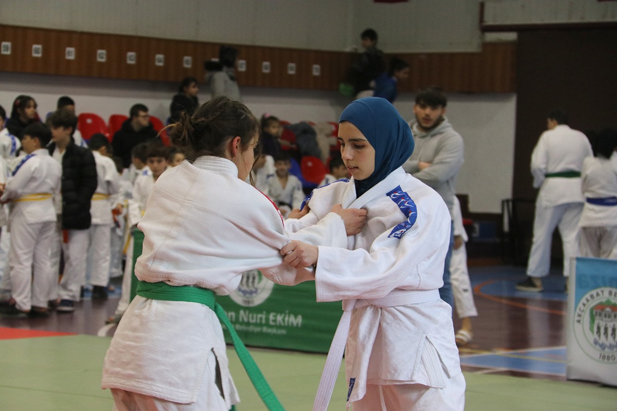 Trabzon'da judo turnuvası nefes kesti
