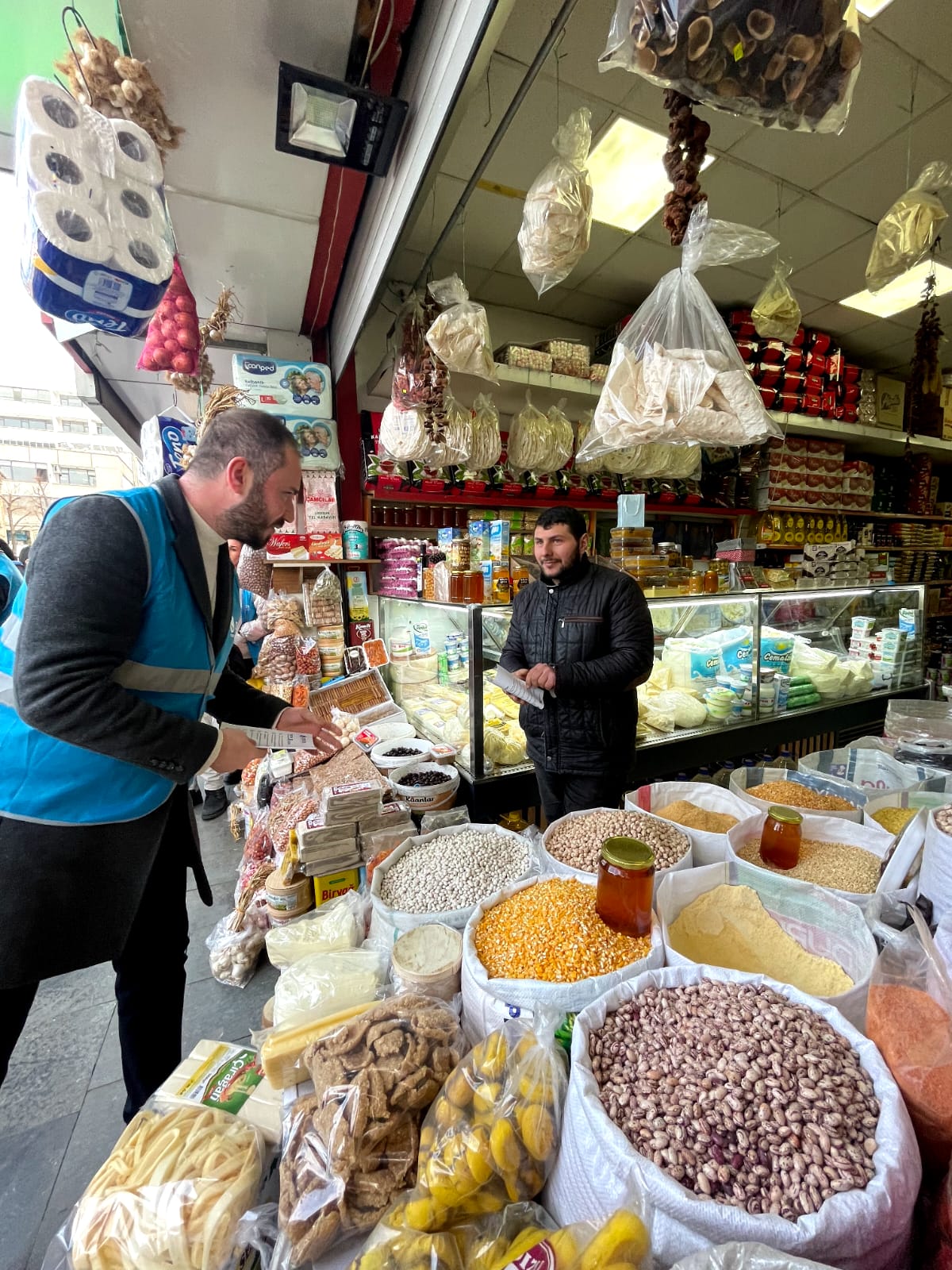 Mavi Yelekliler Akçaabat sokaklarında