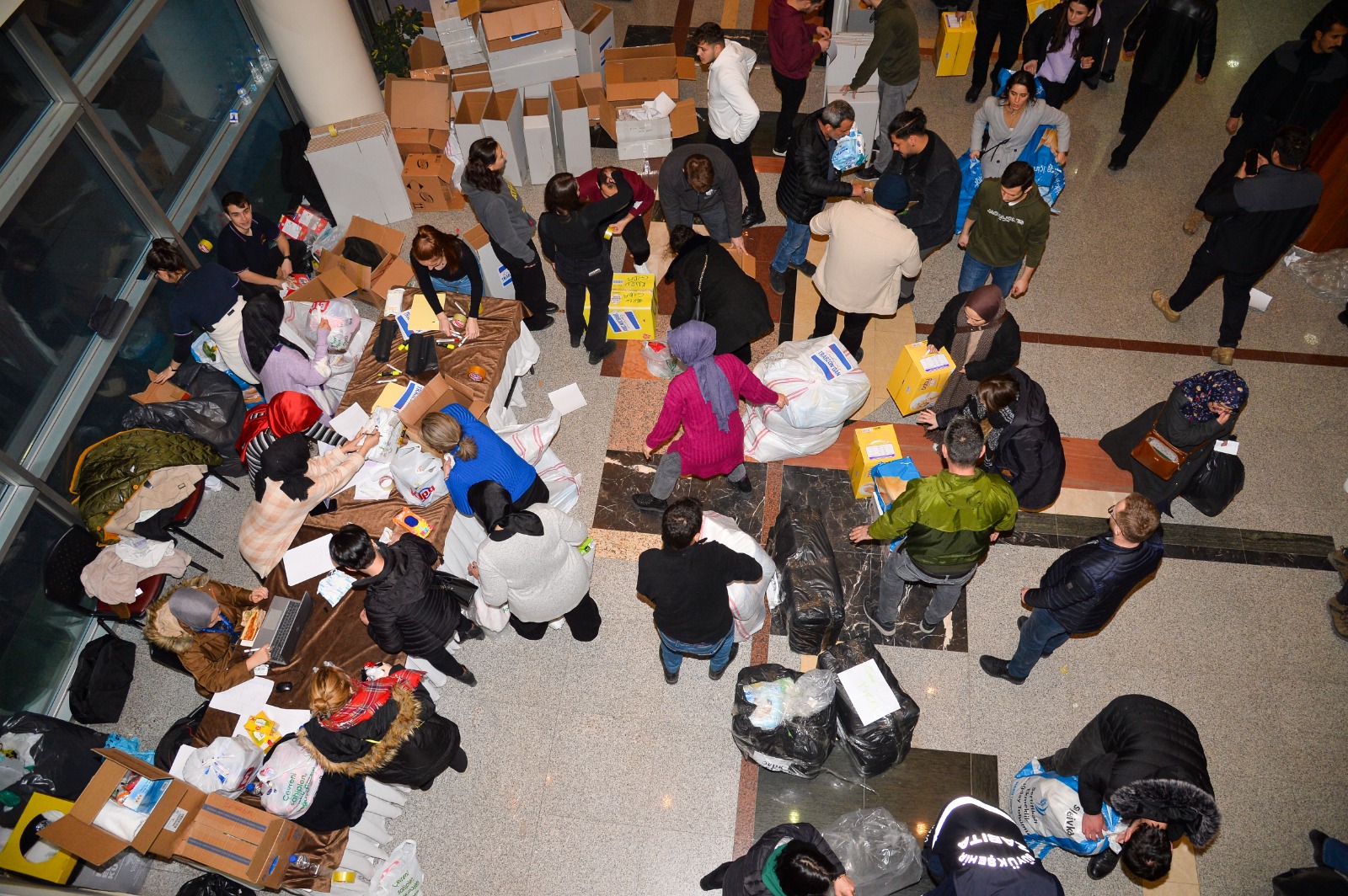 Trabzon uyumadı yardıma koştu! 