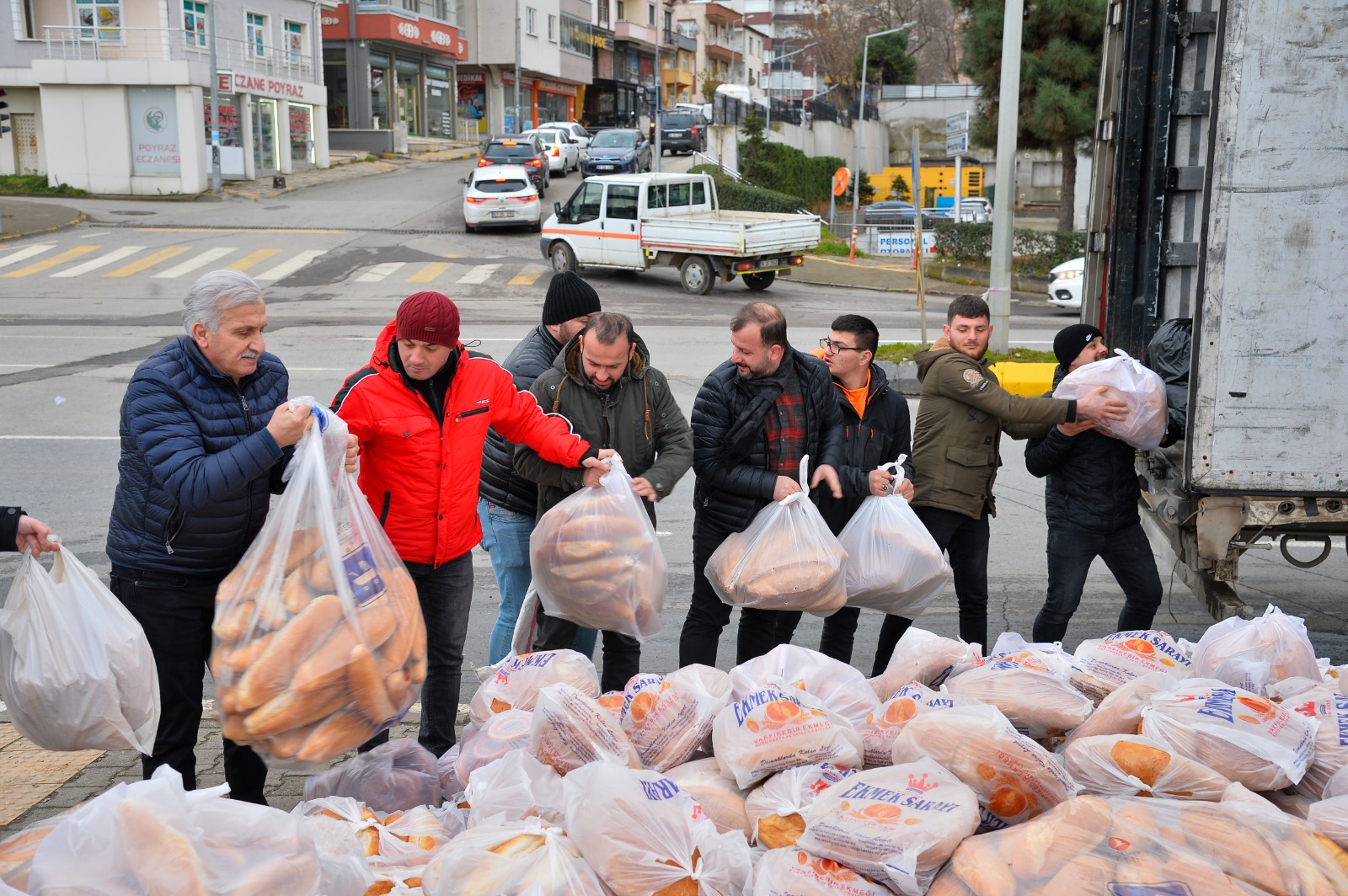 Trabzon uyumadı yardıma koştu! 