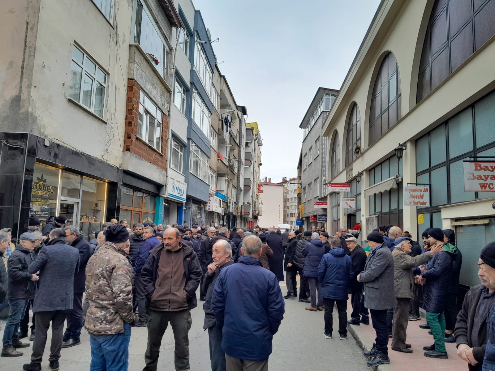 Trabzon'da depremzede-1