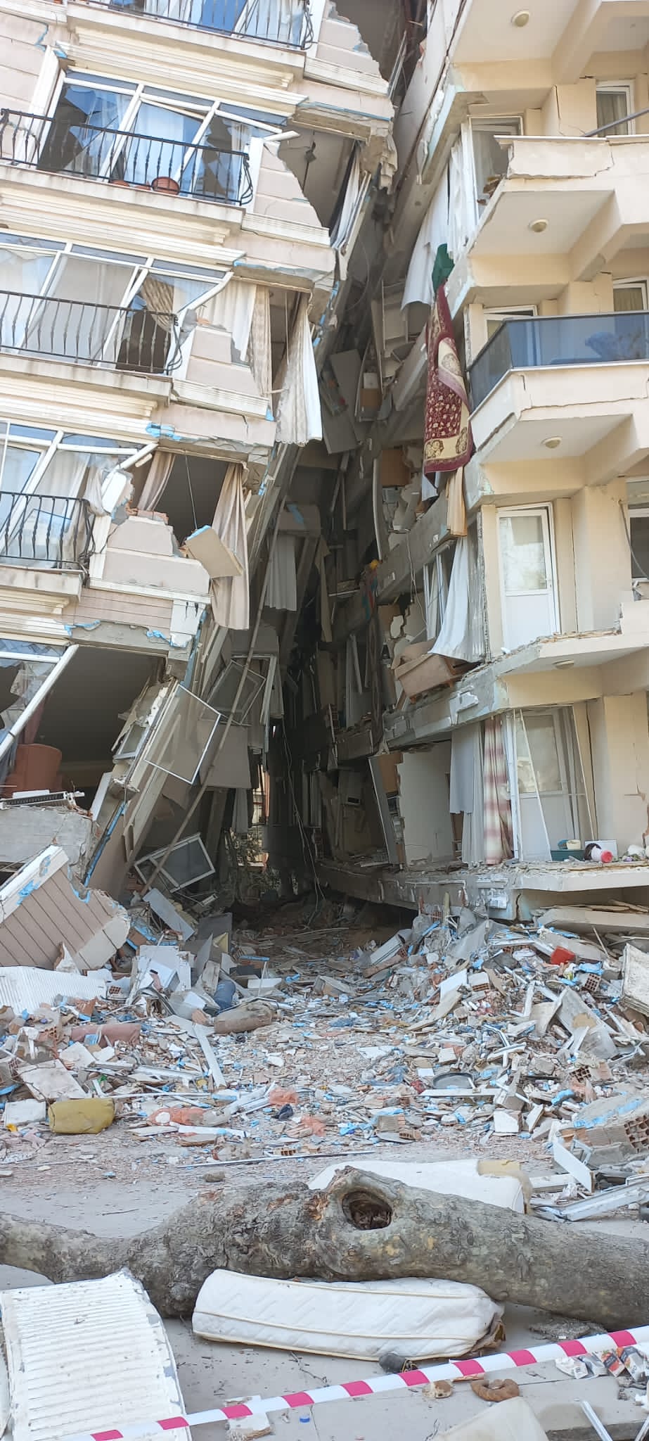 Afette kadın ve çocuk olmak !