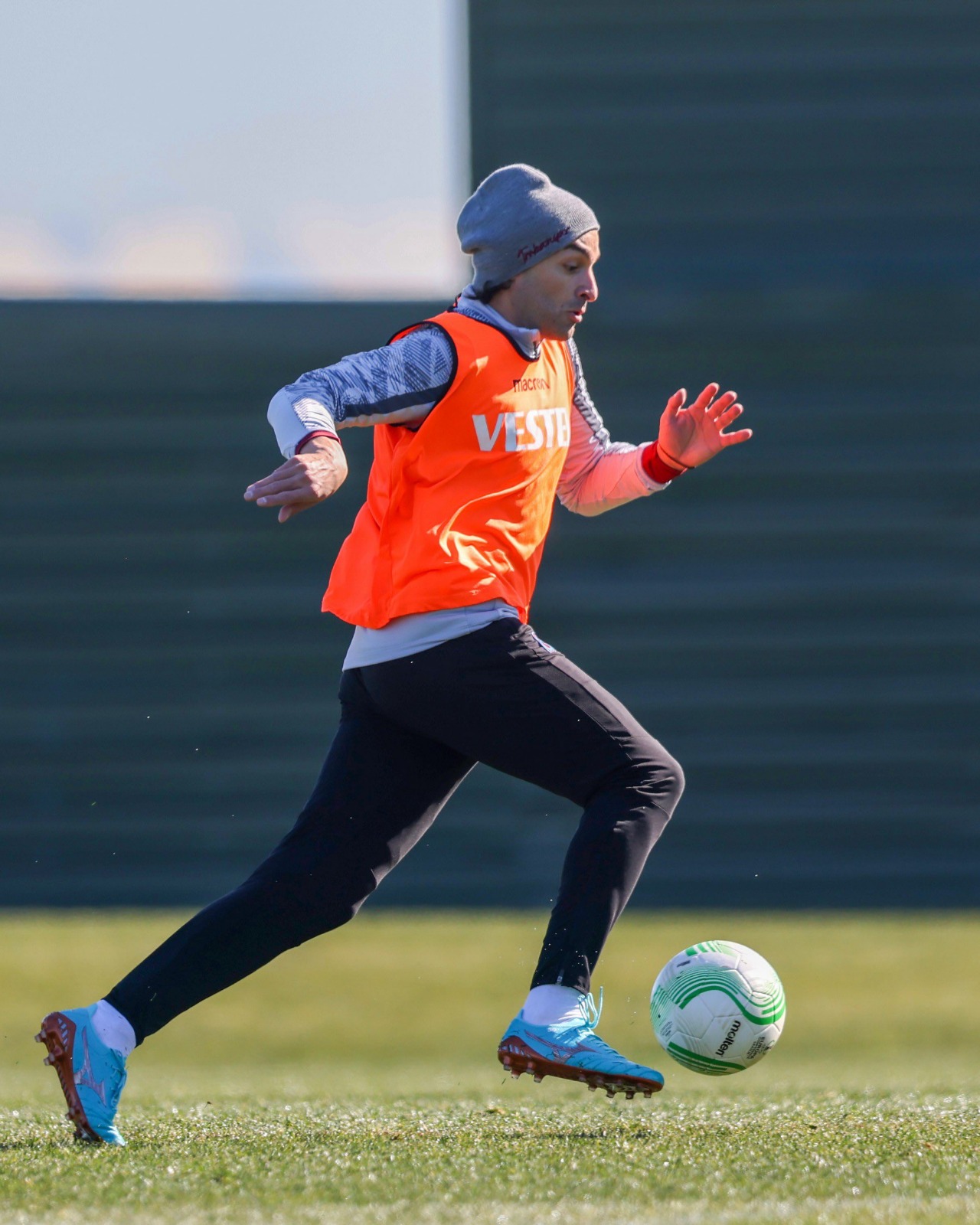 Trabzonspor’un yeni transferi antrenmanlara başladı