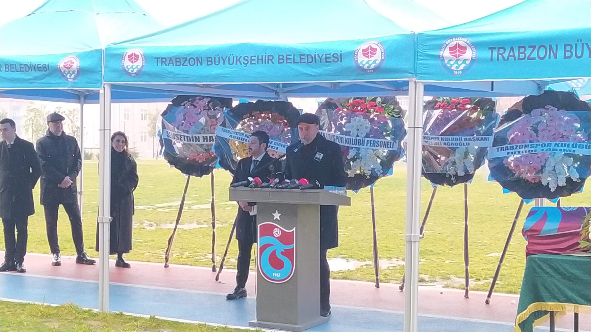 Trabzonspor efsanesi Ahmet Suat Özyazıcı için tören düzenlendi!