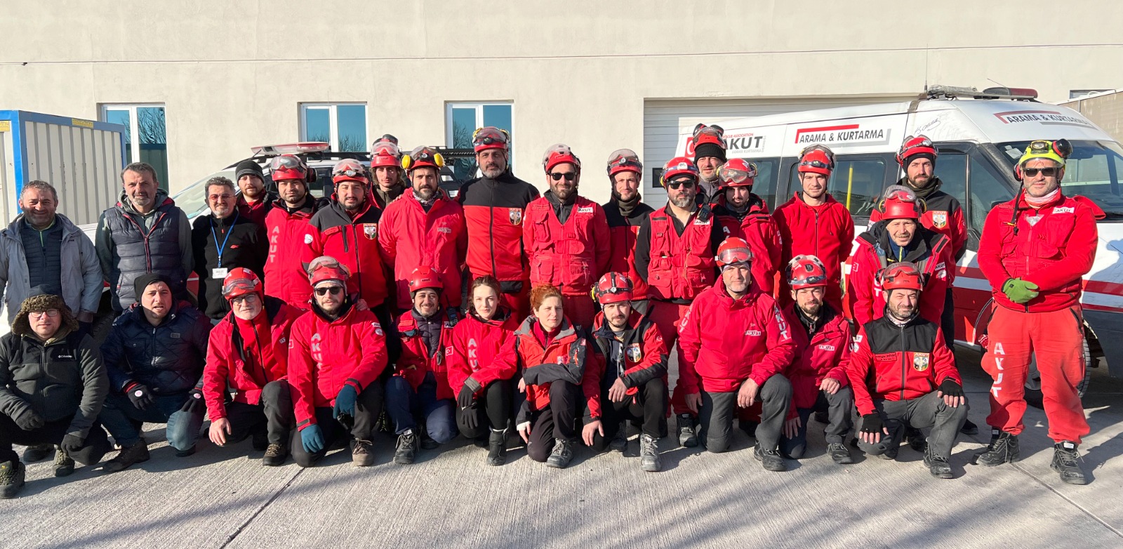 AKUT Trabzon ekibi 28 gönüllüsüyle deprem bölgesinde hayat kurtardı