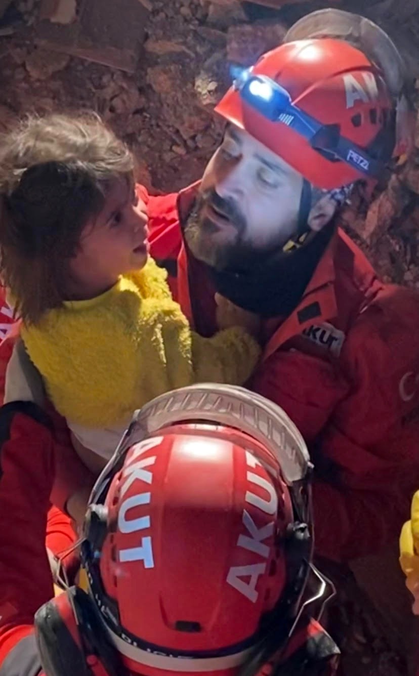 AKUT Trabzon ekibi 28 gönüllüsüyle deprem bölgesinde hayat kurtardı