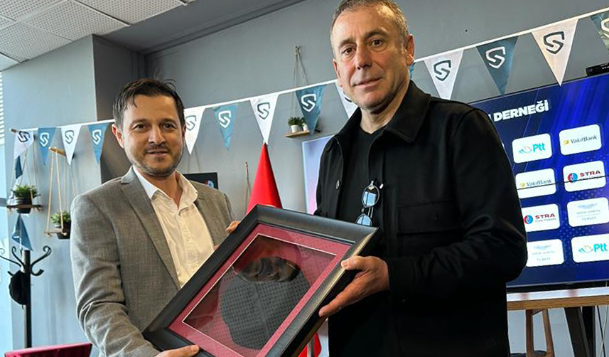 Abdullah Avcı, basın mensuplarıyla bir araya geldi! “Trabzonspor her zaman başımın üstünde”