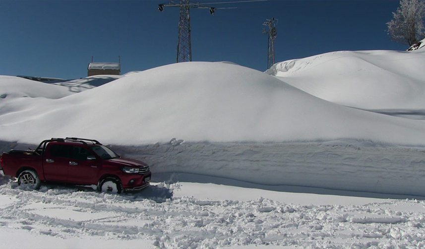 Artvin'de günlerdir o köye ulaşılamıyordu! Acil hastalar hastaneye sevk edildi