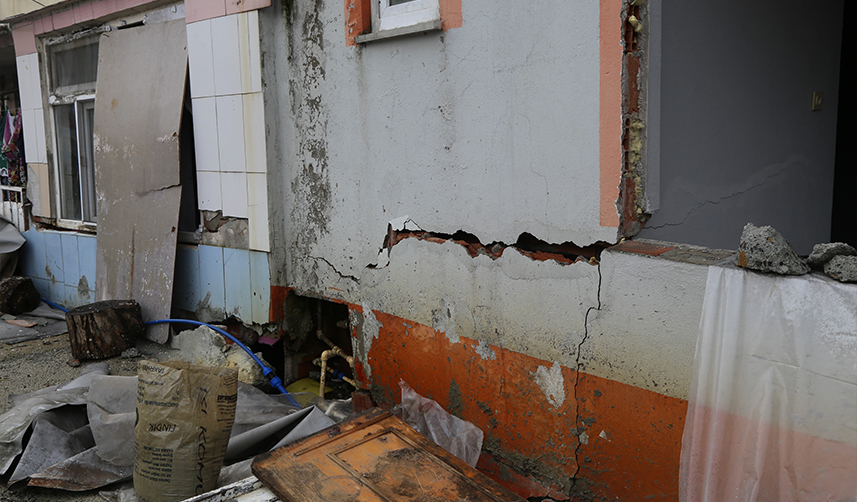 Artvin'de heyelan mağdurları kalıcı çözüm istiyor