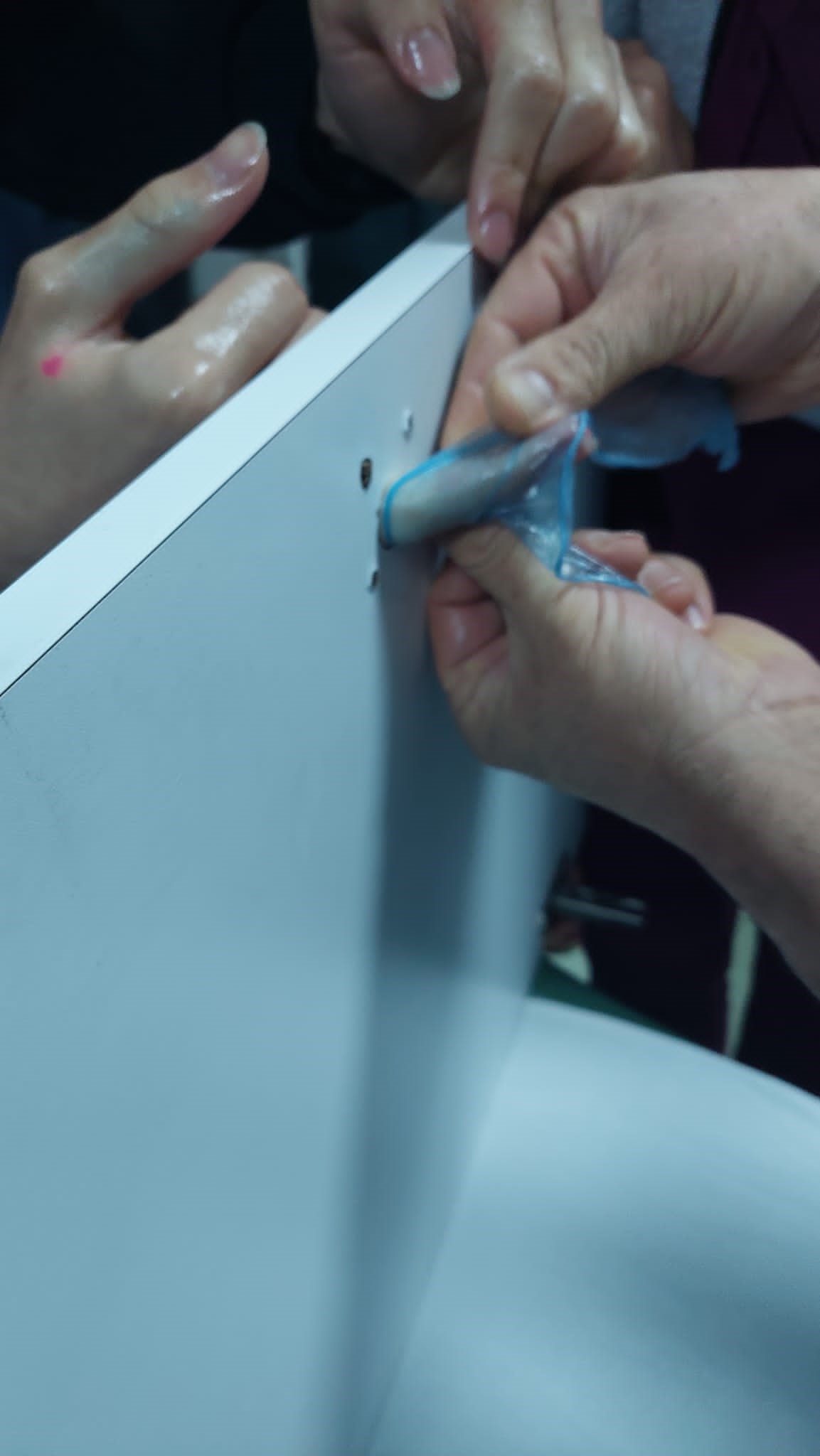 Samsun'da lise öğrencisi dolap kapağı ile hastaneye kaldırıldı