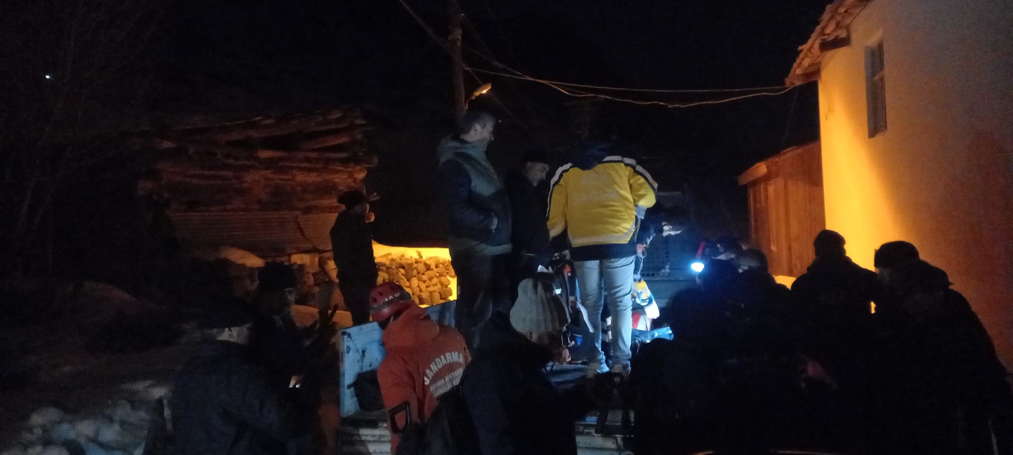 İki kişinin hayatını kaybettiği çığ bölgesinden ilk görüntüler! 