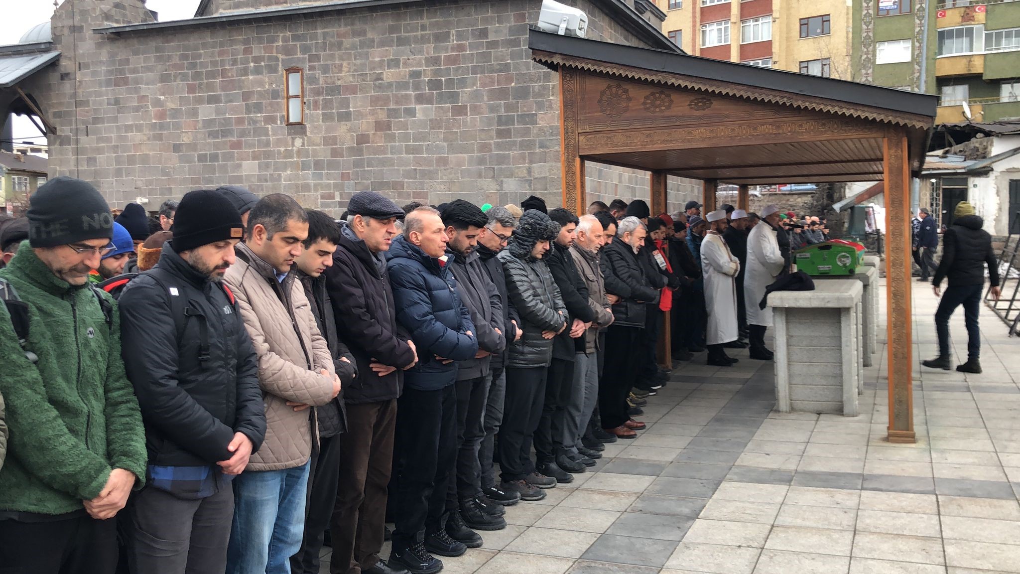 Artvin'de çığ altında kalan dağcı toprağa verildi 