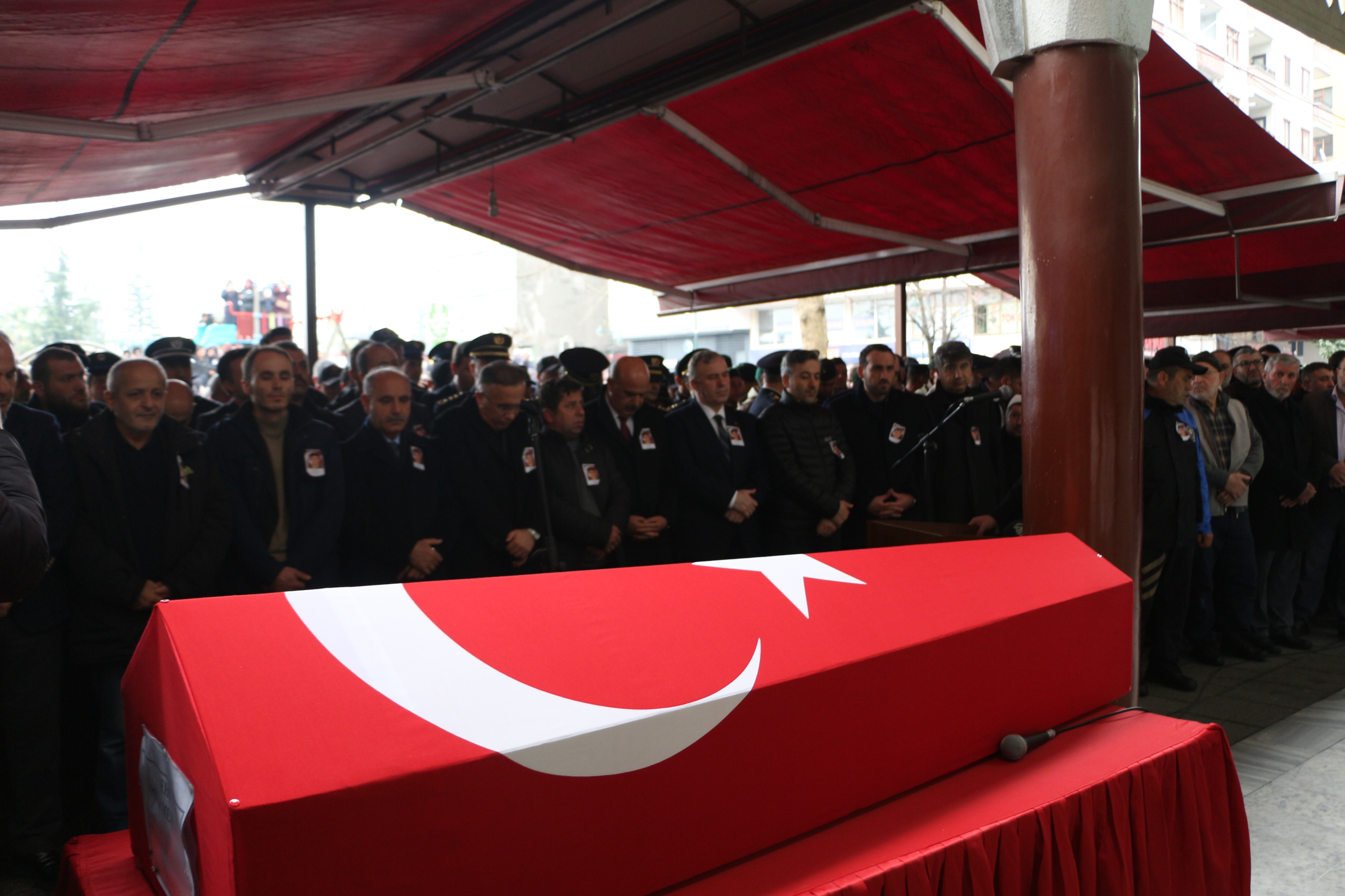 Hatay'da şehit olan polis son yolculuğuna uğurlandı